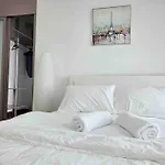 New Windy & Cozy Homestay - Infinity Pool View