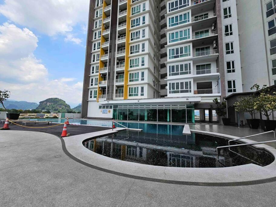 New Windy & Cozy - Infinity Pool View * Ipoh